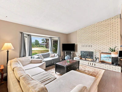 10425 Young Road - 3