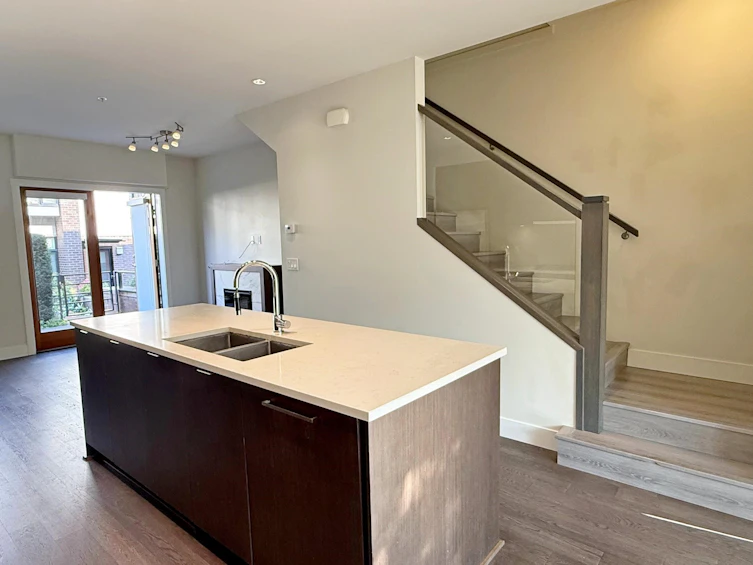 6180 Oak Street, Vancouver, BC, V6M 2W2 - 7