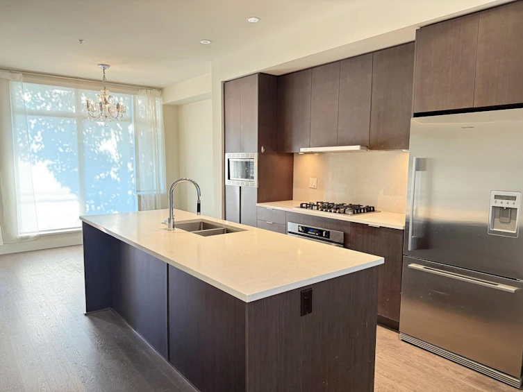 6180 Oak Street, Vancouver, BC, V6M 2W2 - 2