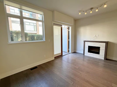 6180 Oak Street - 5