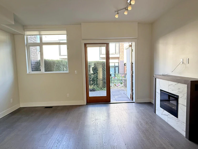 6180 Oak Street, Vancouver, BC, V6M 2W2 - 6