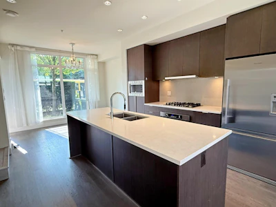 6180 Oak Street - 4
