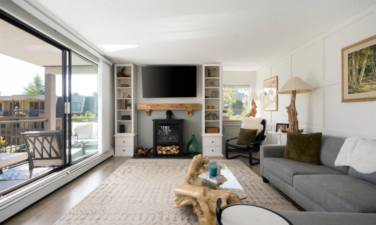 309-1740 Southmere Crescent