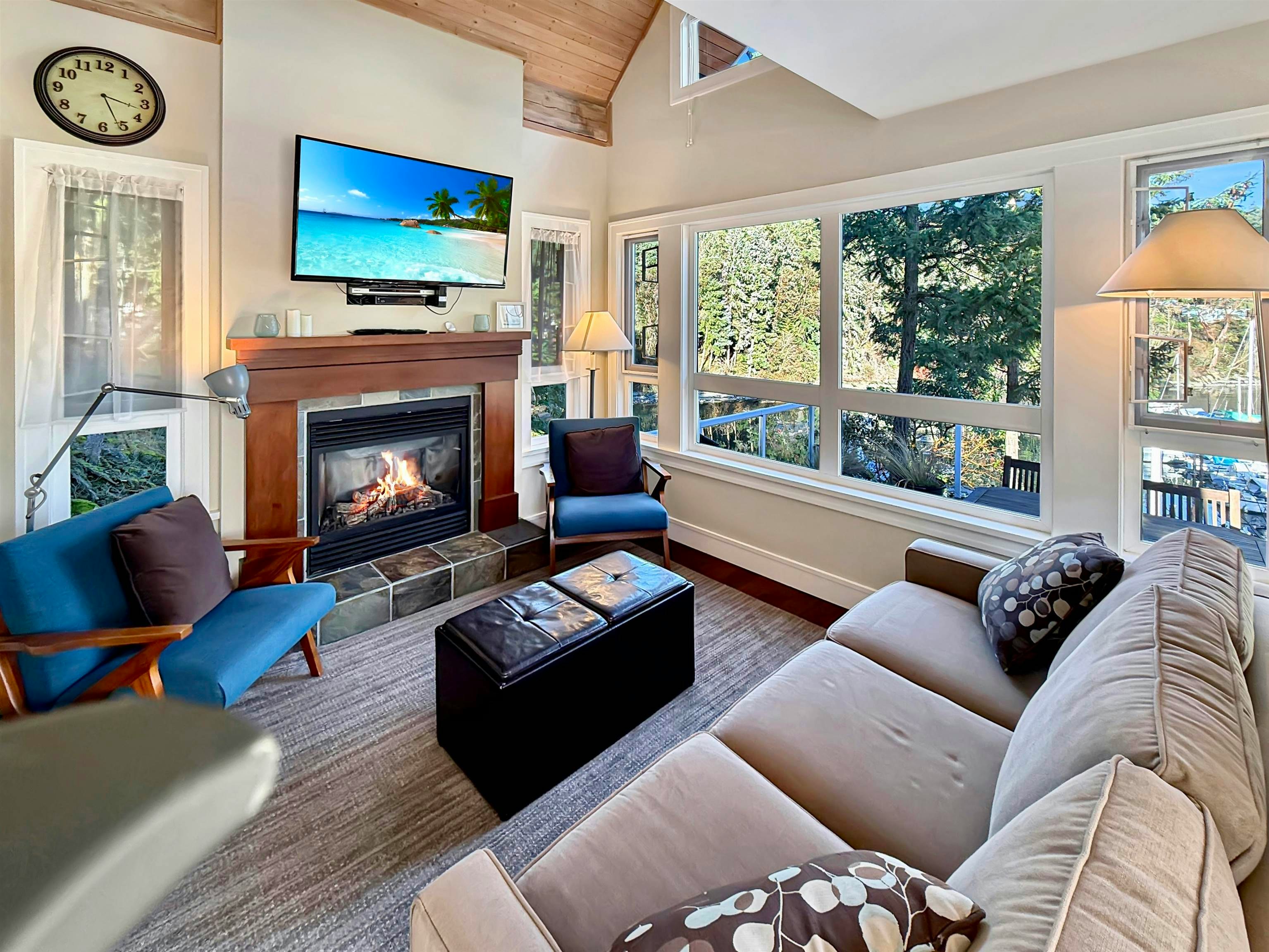 13A-2315 Mackinnon Road - 5