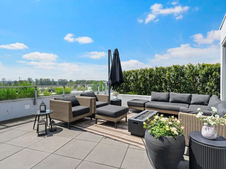 607-3438 Sawmill Crescent, Vancouver, BC, V5S 0E3