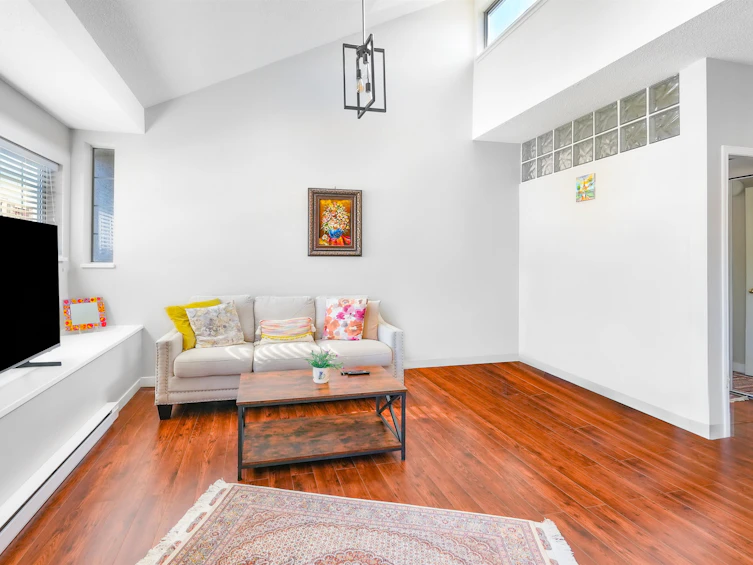 309-125 W 18th Street, North Vancouver, BC, V7M 1W5 - 2
