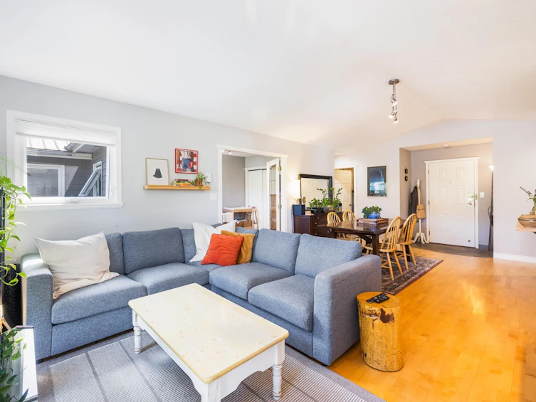 303-1528 Bowser Avenue, North Vancouver, BC, V7P 2Y3 - 2