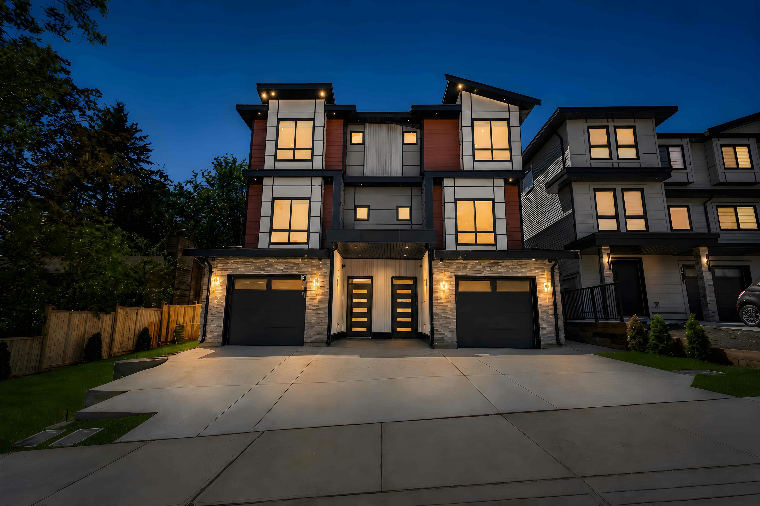 102-5737 172 Street, Surrey, BC, V3S 3Z4