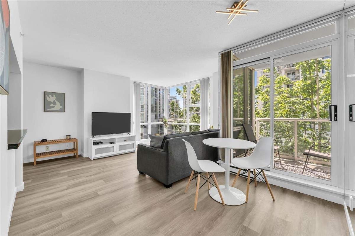 602-193 Aquarius Mews, Vancouver, BC, V6Z 2Z2