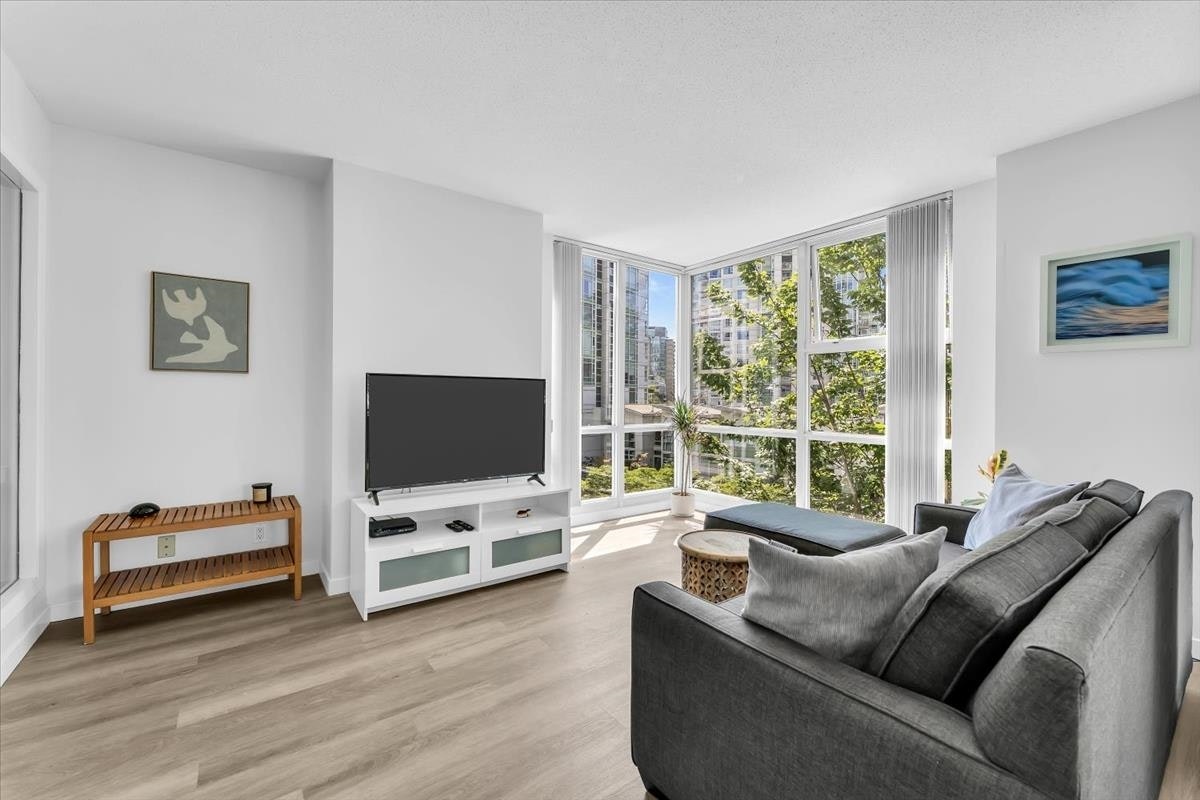 602-193 Aquarius Mews, Vancouver, BC, V6Z 2Z2