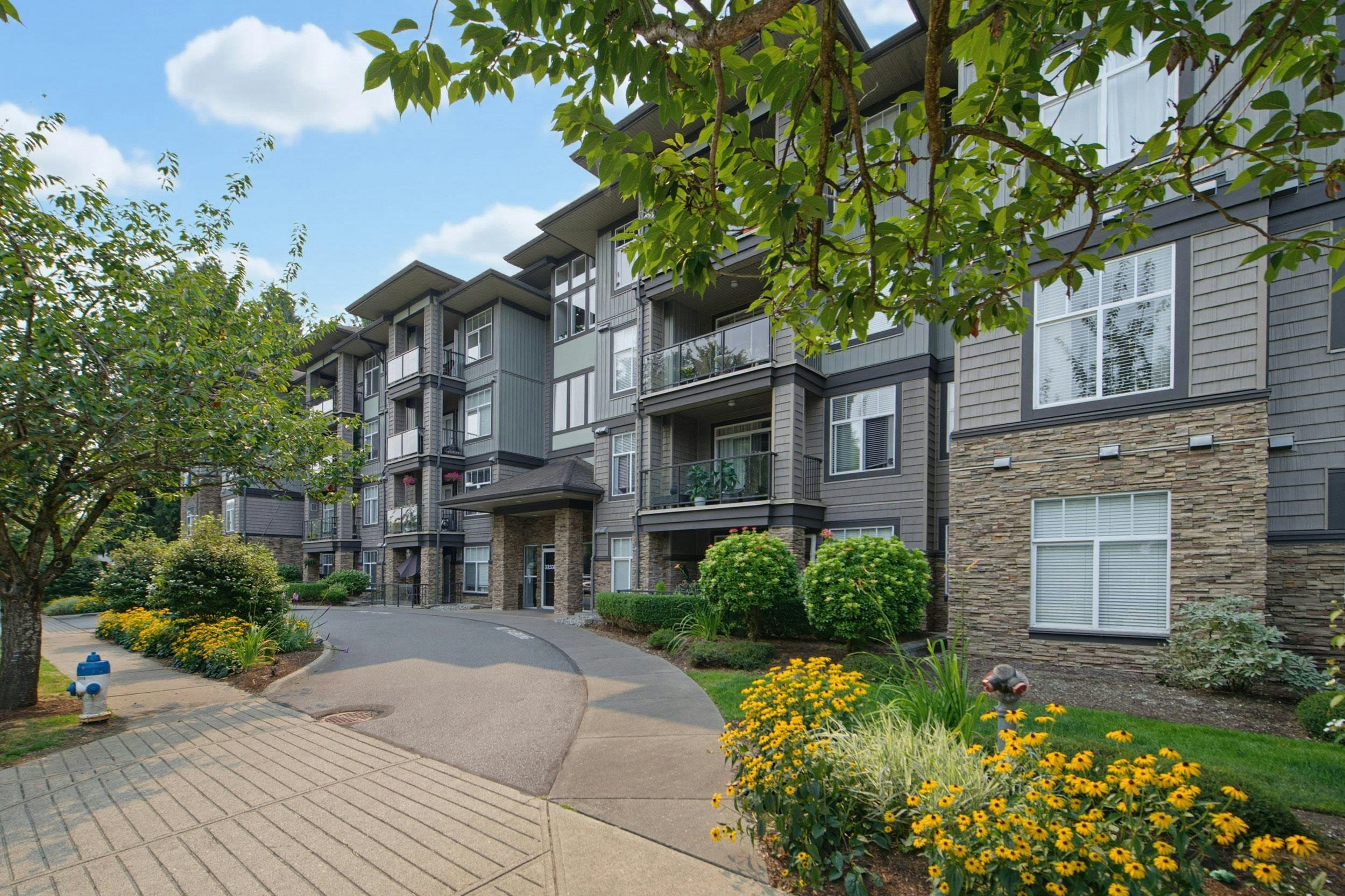 102-33338 Mayfair Avenue, Abbotsford, BC, V2S 0A4