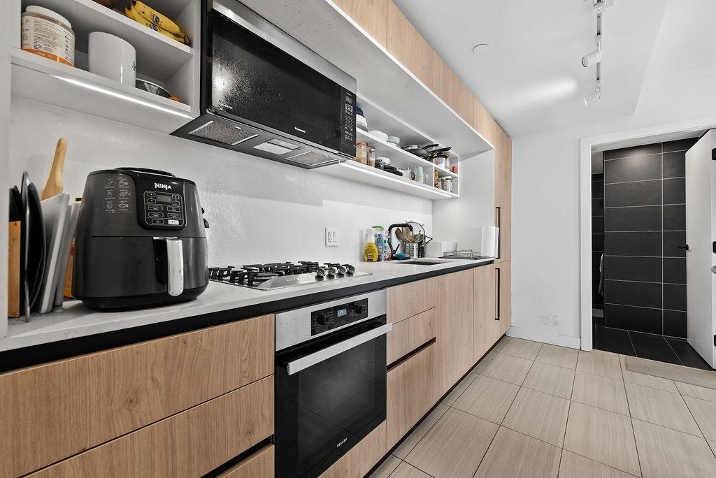 2504-5058 Joyce Street, Vancouver, BC, V5R 0J9 - 3