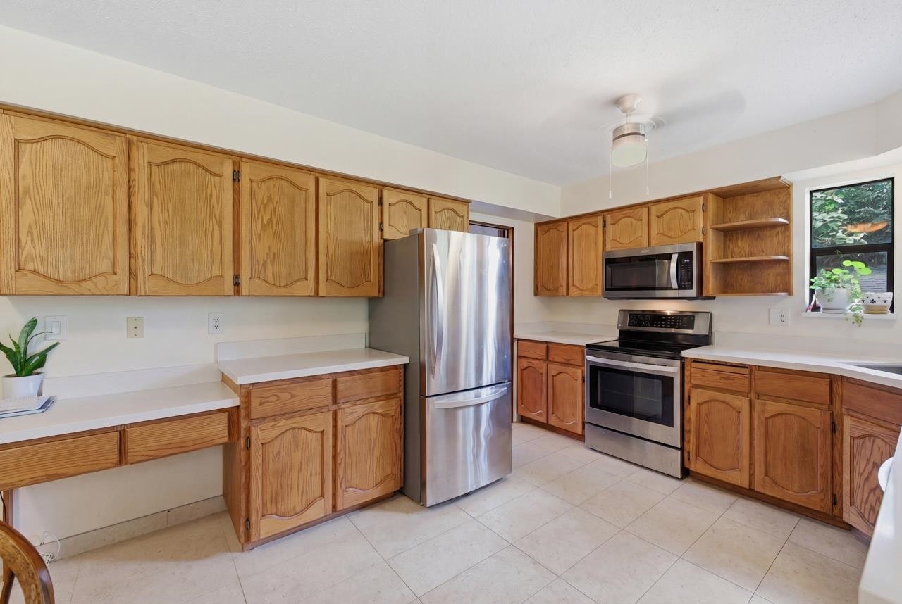 2161 153a Street, Surrey, BC, V4A 5Y1 - 10