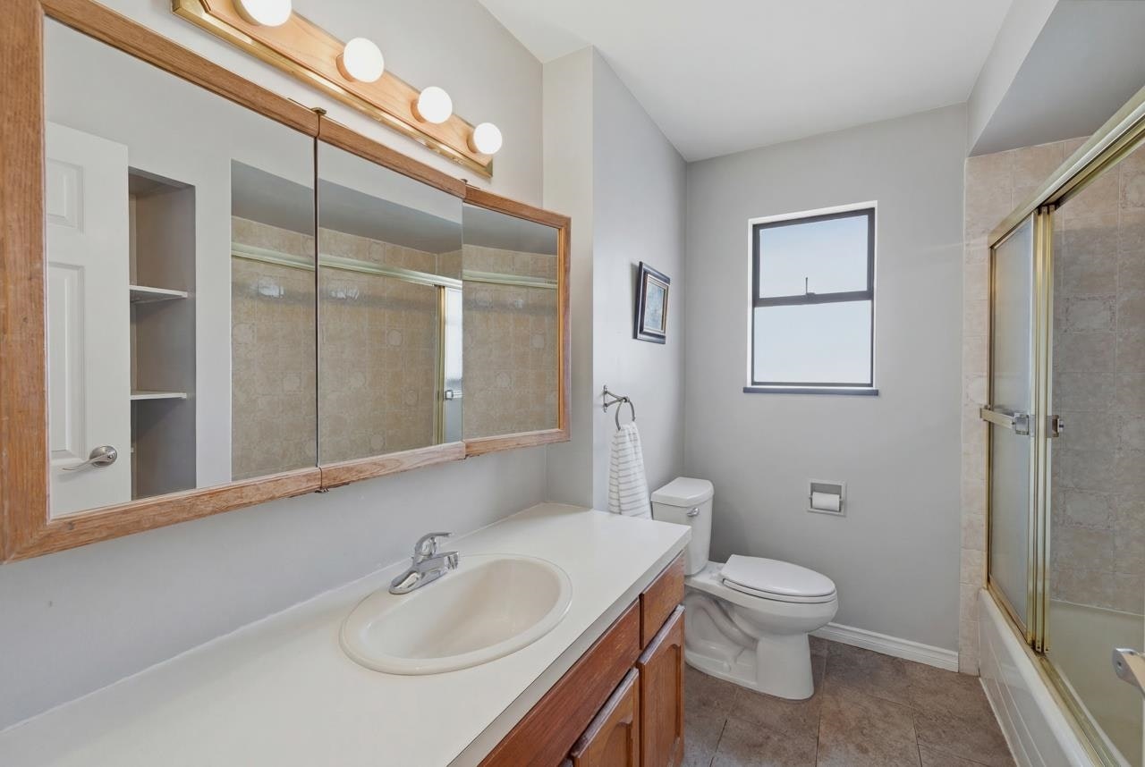 2161 153a Street, Surrey, BC, V4A 5Y1 - 22