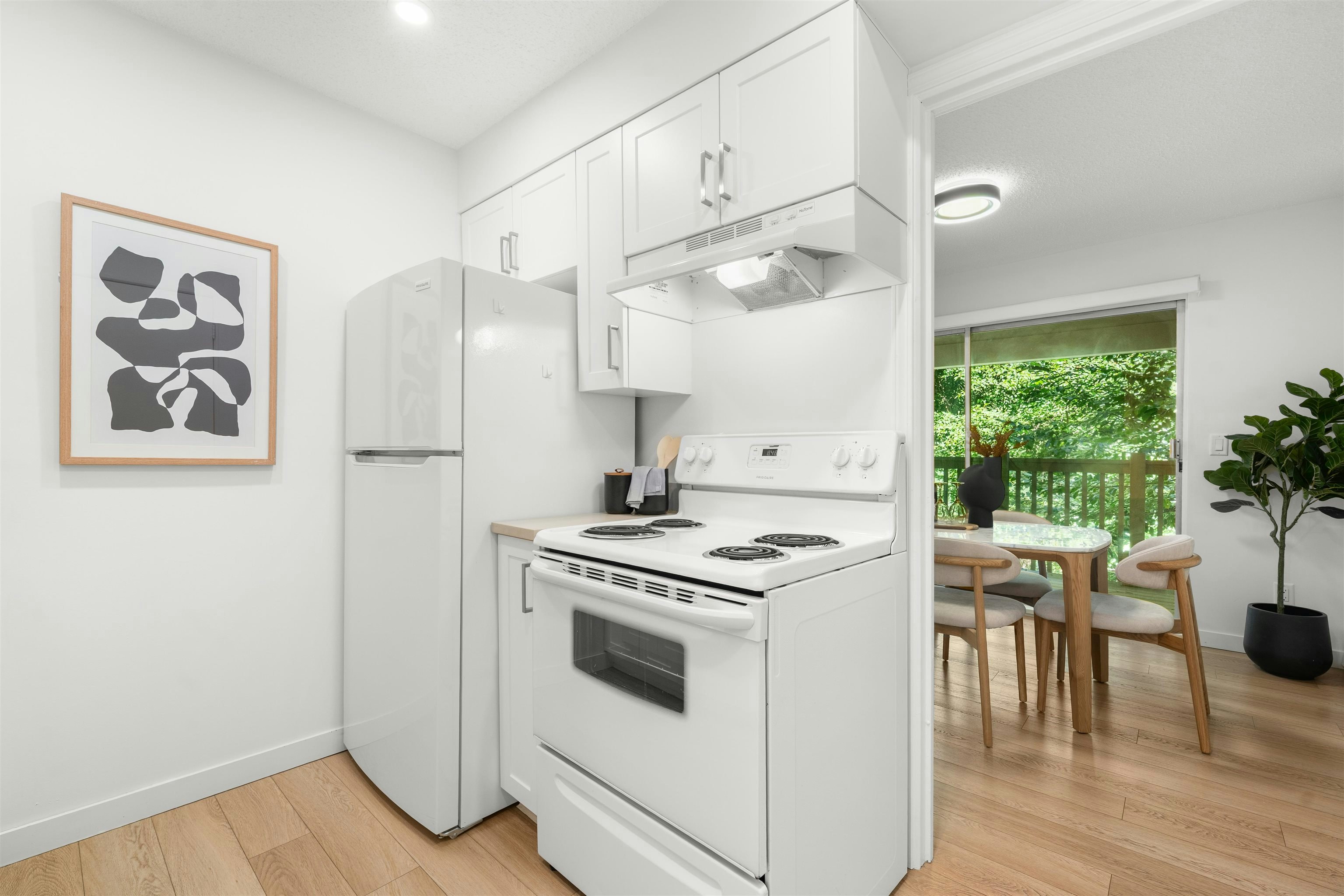 879 Westview Crescent, North Vancouver, BC, V7N 2L5 - 12