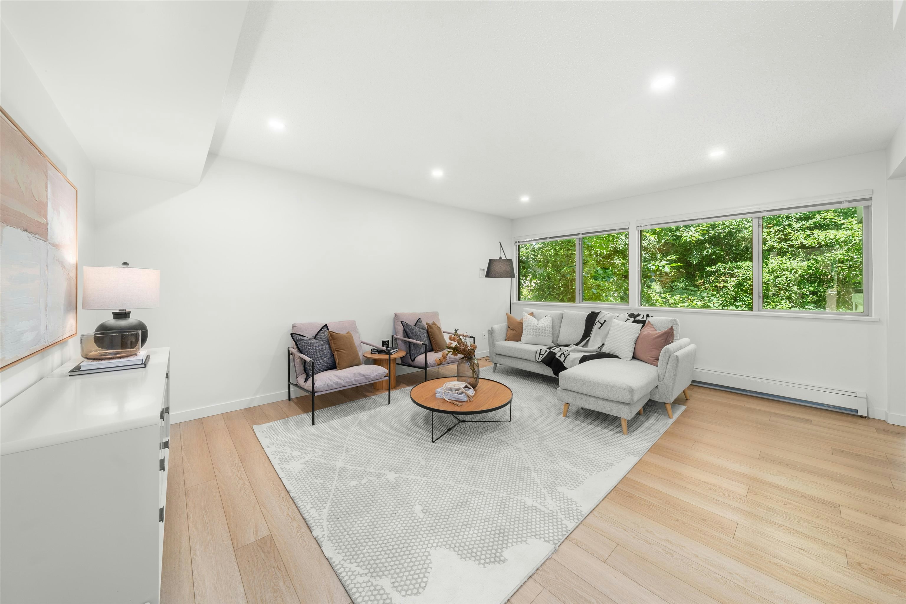 879 Westview Crescent, North Vancouver, BC, V7N 2L5 - 3