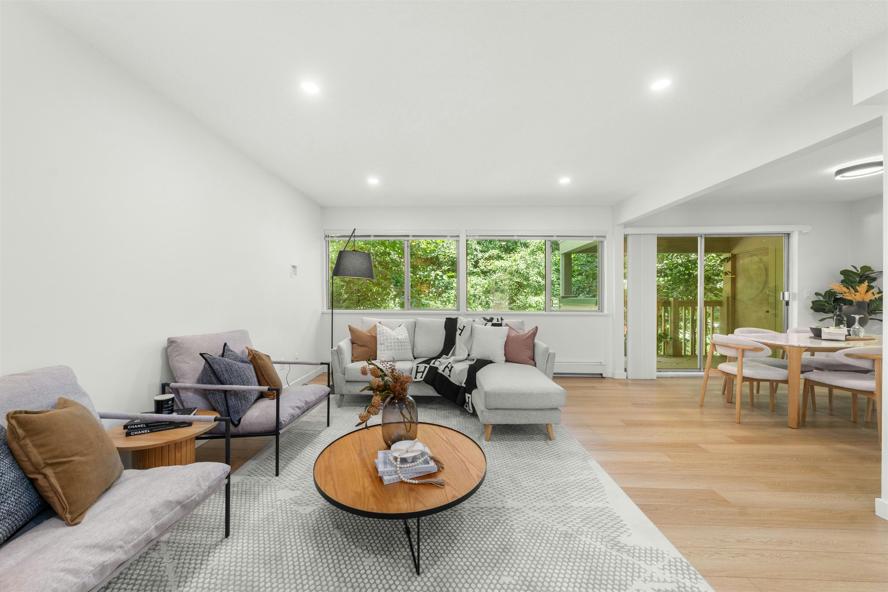 879 Westview Crescent, North Vancouver, BC, V7N 2L5 - 2