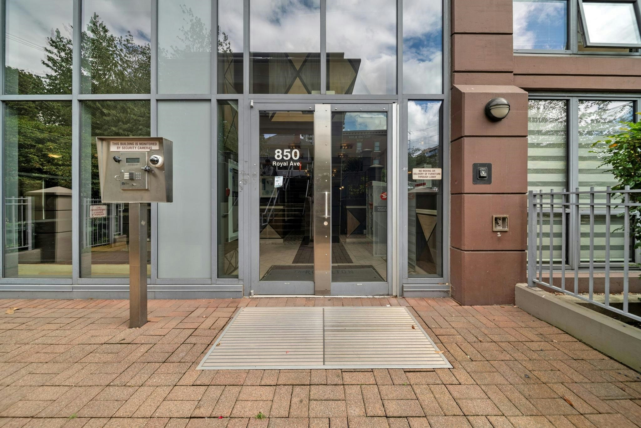 101-850 Royal Avenue - 2
