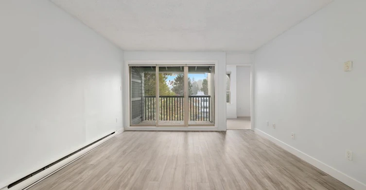 407-9857 Manchester Drive, Burnaby, BC, V3N 4P6 - 3