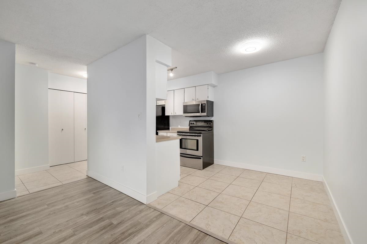 407-9857 Manchester Drive, Burnaby, BC, V3N 4P6 - 9