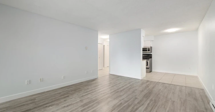 407-9857 Manchester Drive, Burnaby, BC, V3N 4P6 - 10
