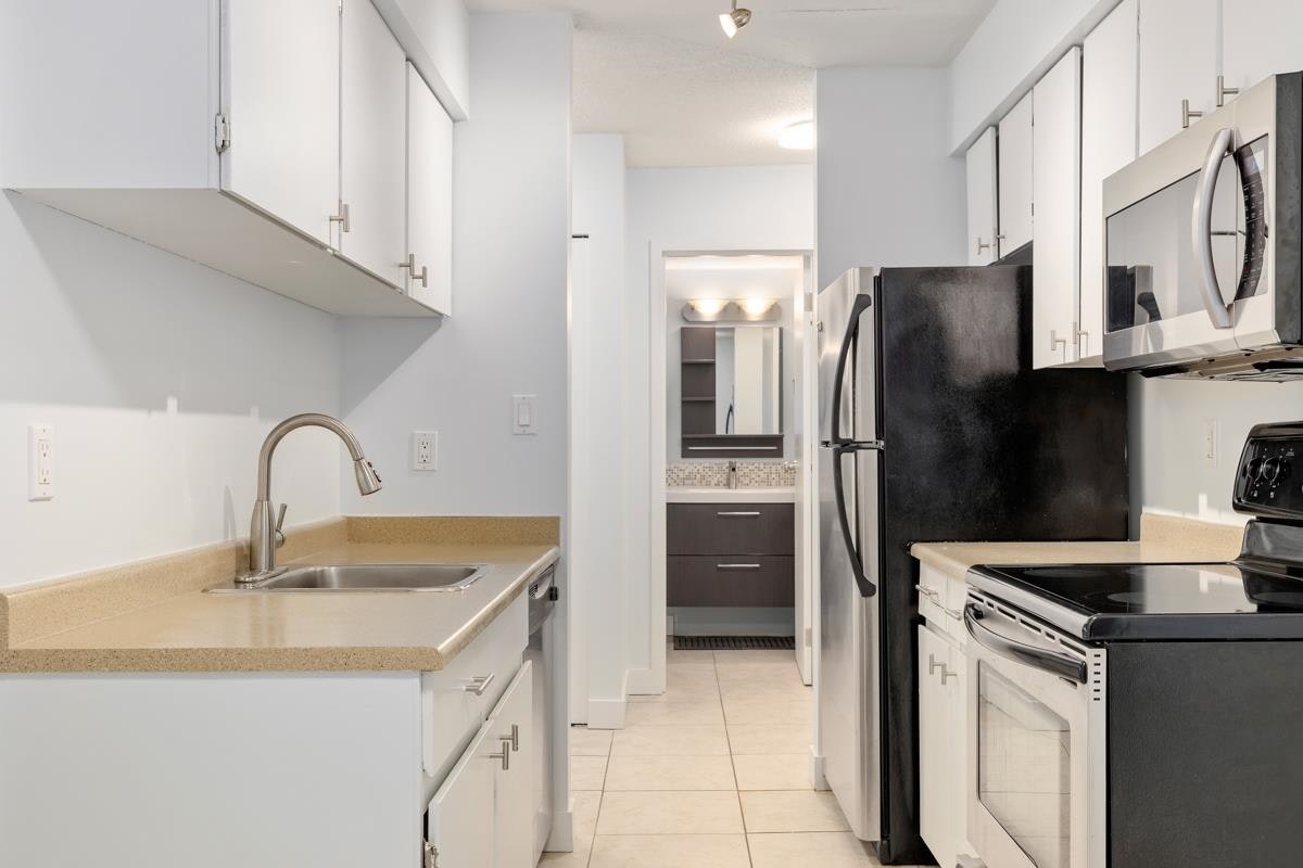 407-9857 Manchester Drive, Burnaby, BC, V3N 4P6 - 7