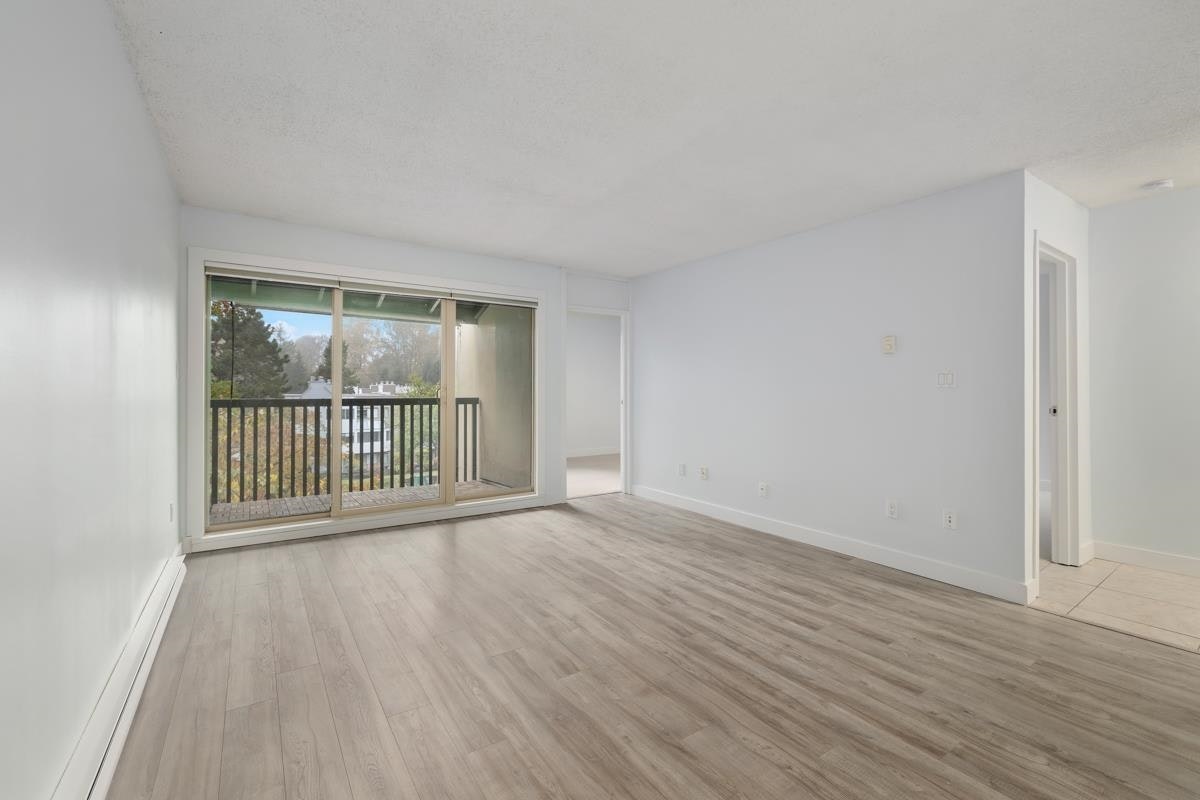 407-9857 Manchester Drive, Burnaby, BC, V3N 4P6 - 2