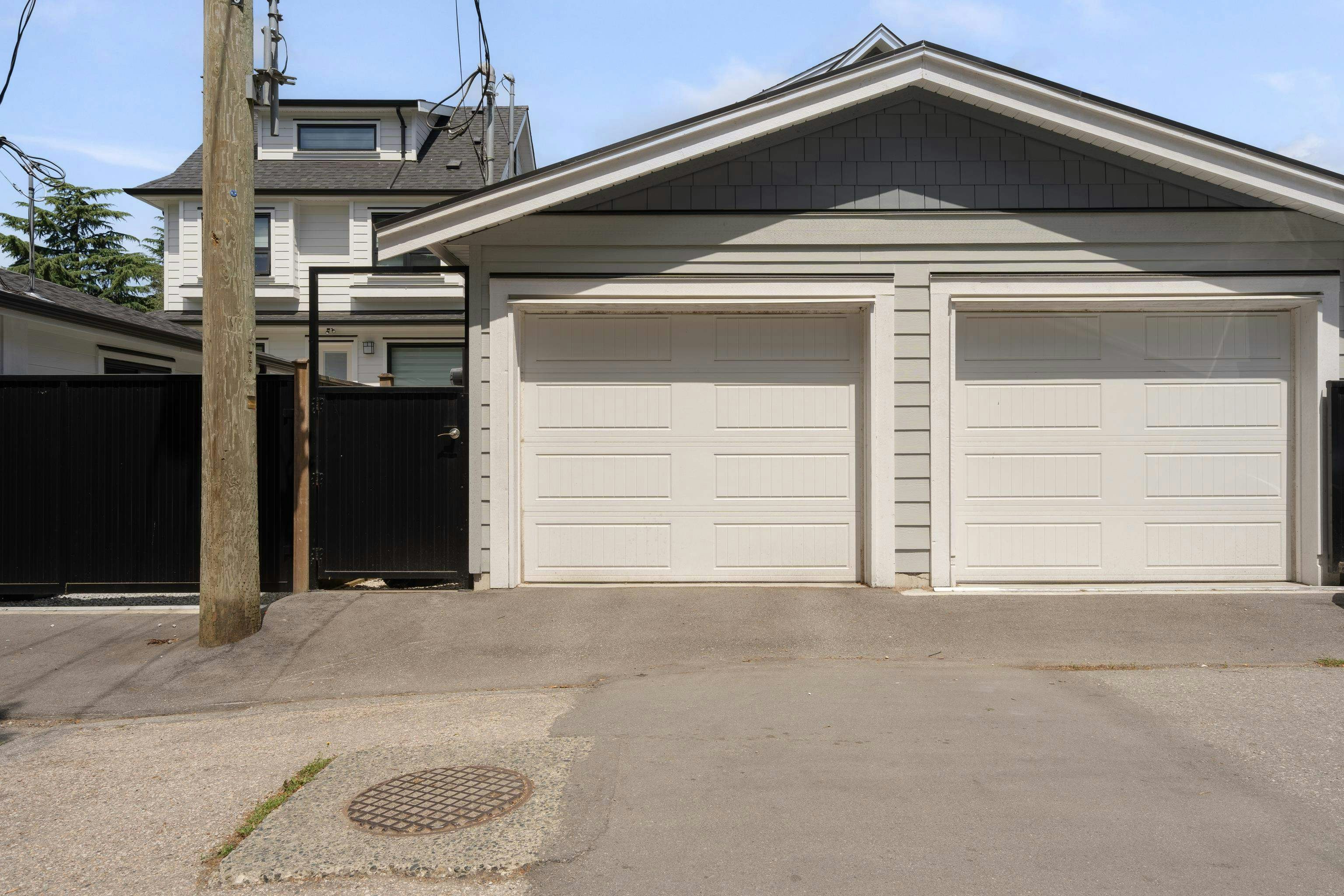 2196 E 19th Avenue, Vancouver, BC, V5N 2J6 - 23