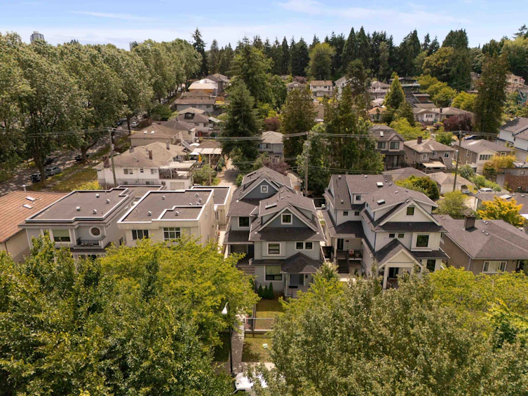 2196 E 19th Avenue, Vancouver, BC, V5N 2J6 - 19