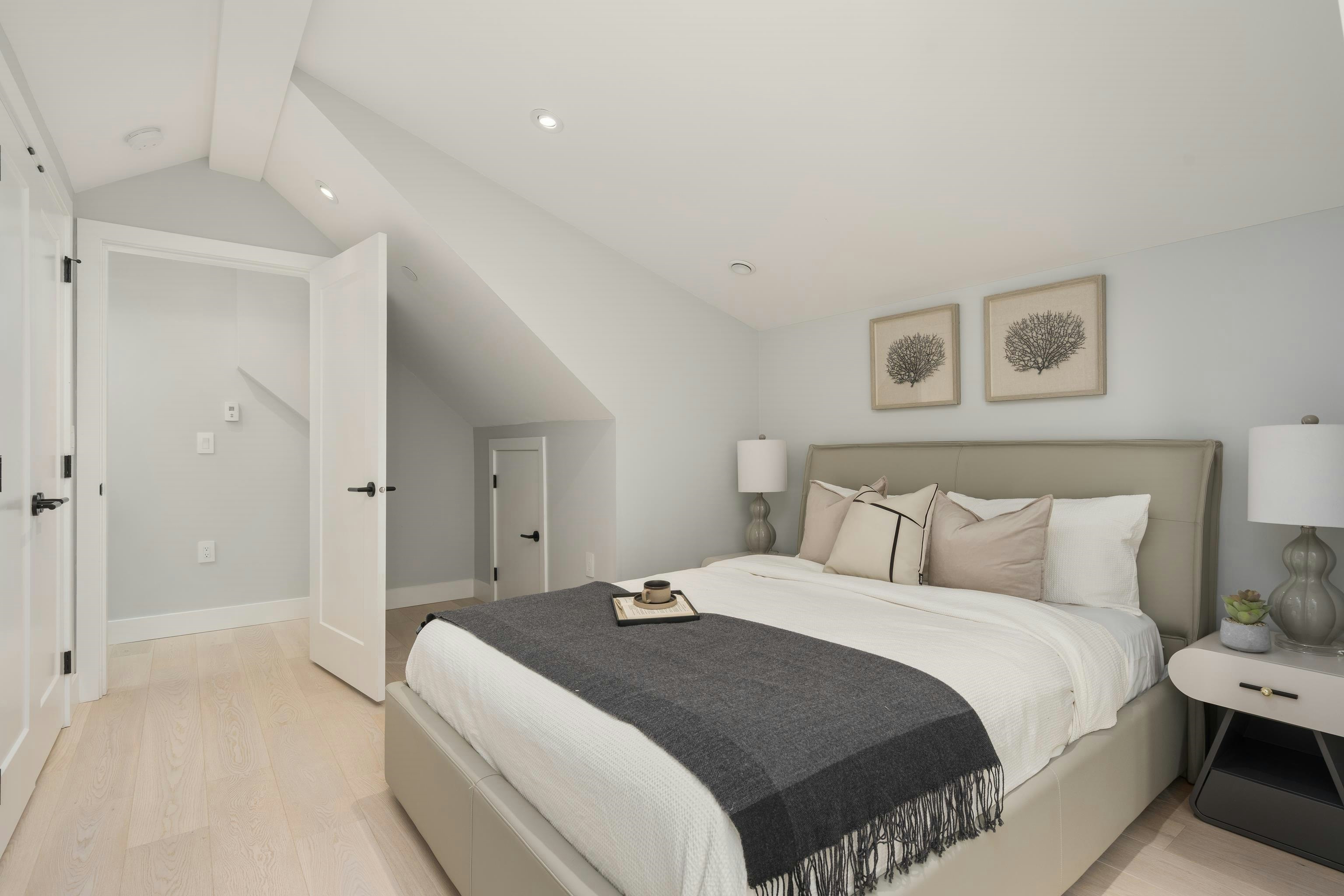 2196 E 19th Avenue, Vancouver, BC, V5N 2J6 - 15