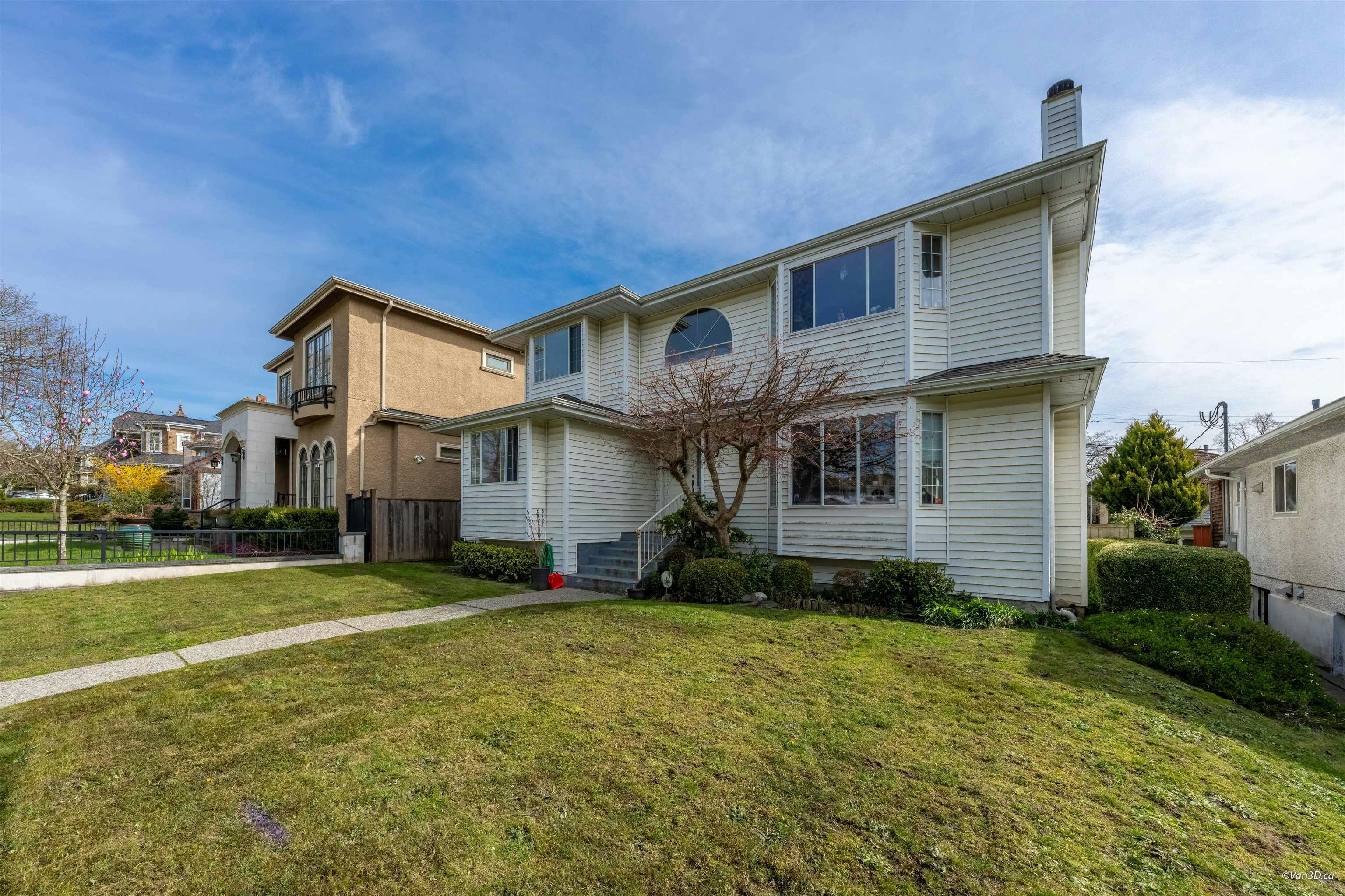 5592 Elizabeth Street, Vancouver, BC, V5Y 3J9