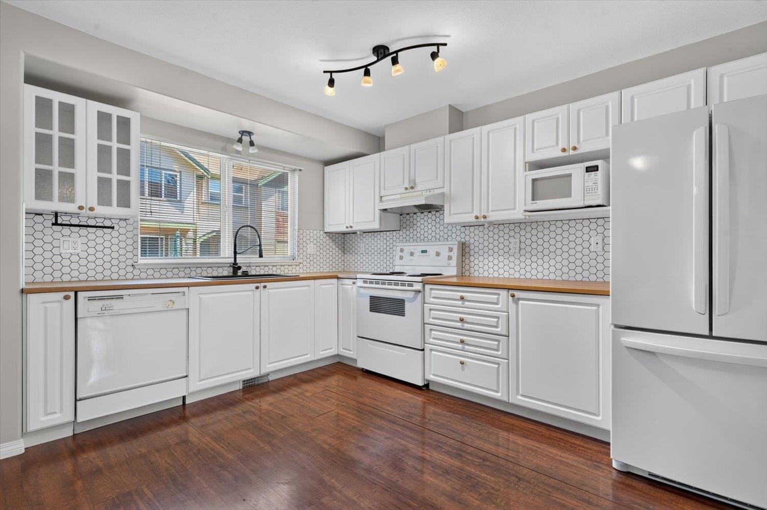 24-9470 Hazel Street - 5