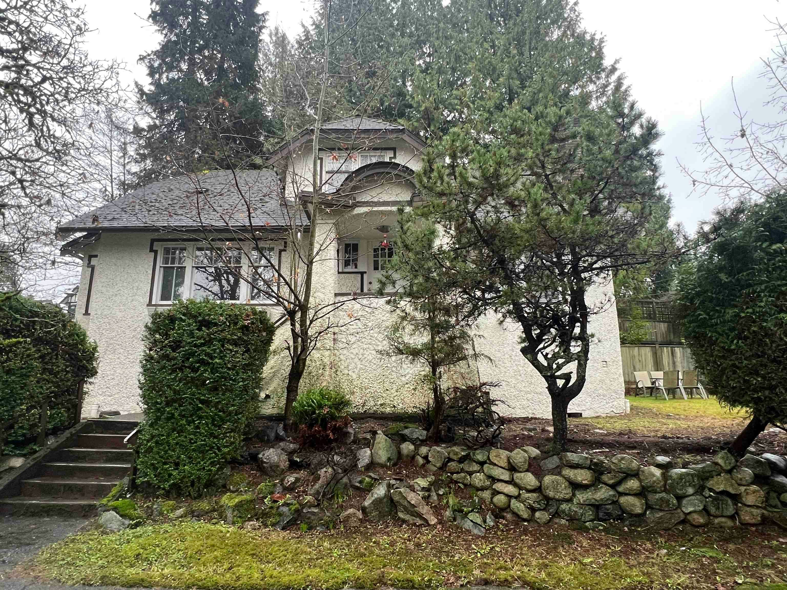 2080 W 33rd Avenue, Vancouver, BC, V6M 1B7