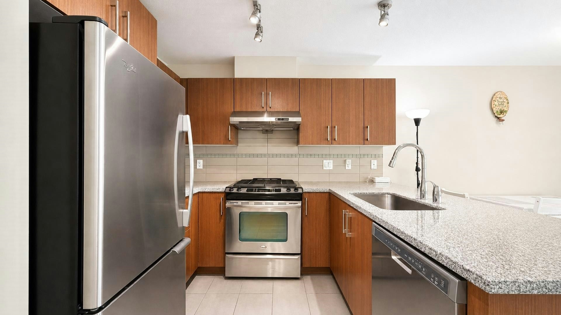 212-6828 Eckersley Road, Richmond, BC, V6Y 0E8 - 8