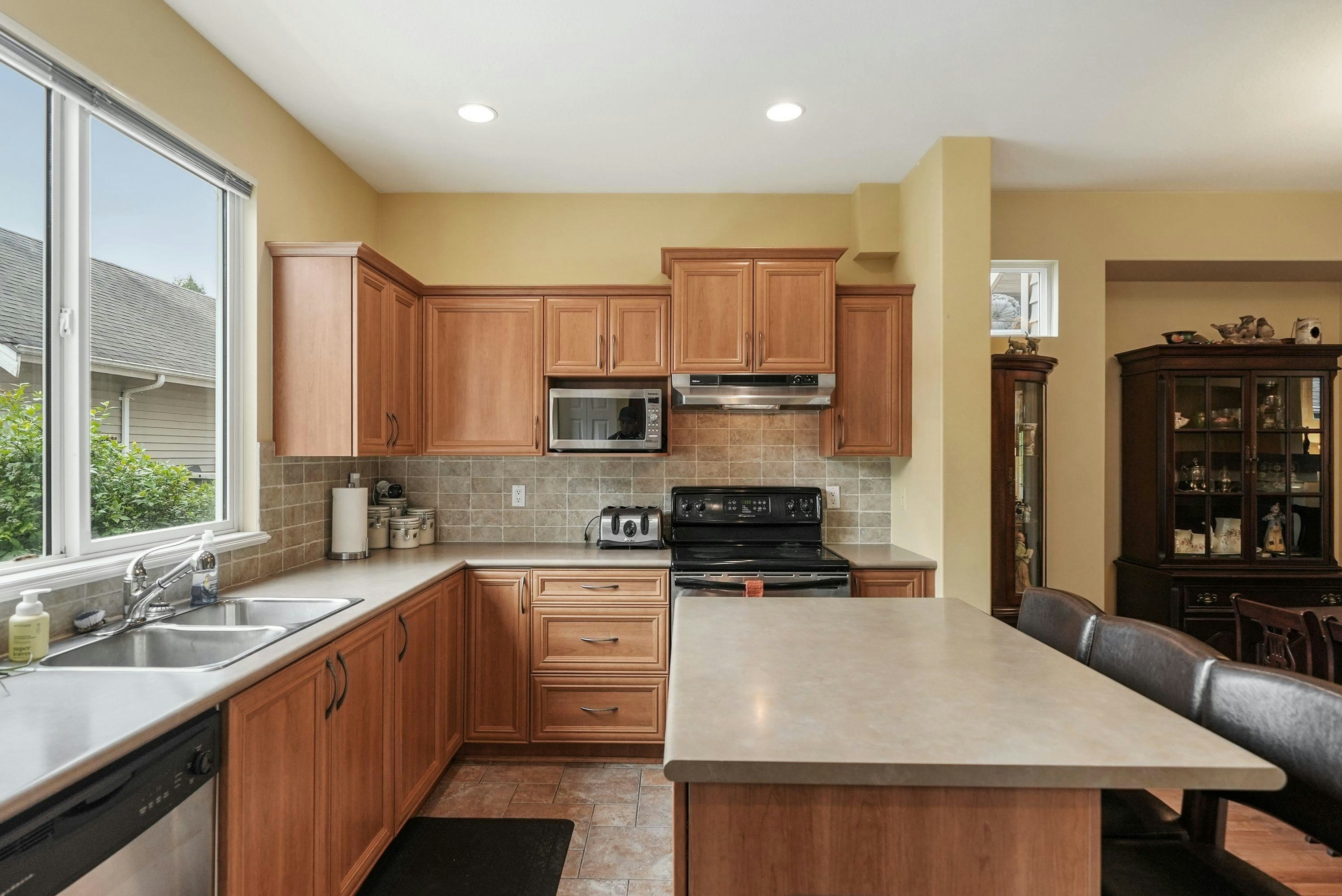 15130 62 Avenue, Surrey, BC, V3S 5J7 - 8