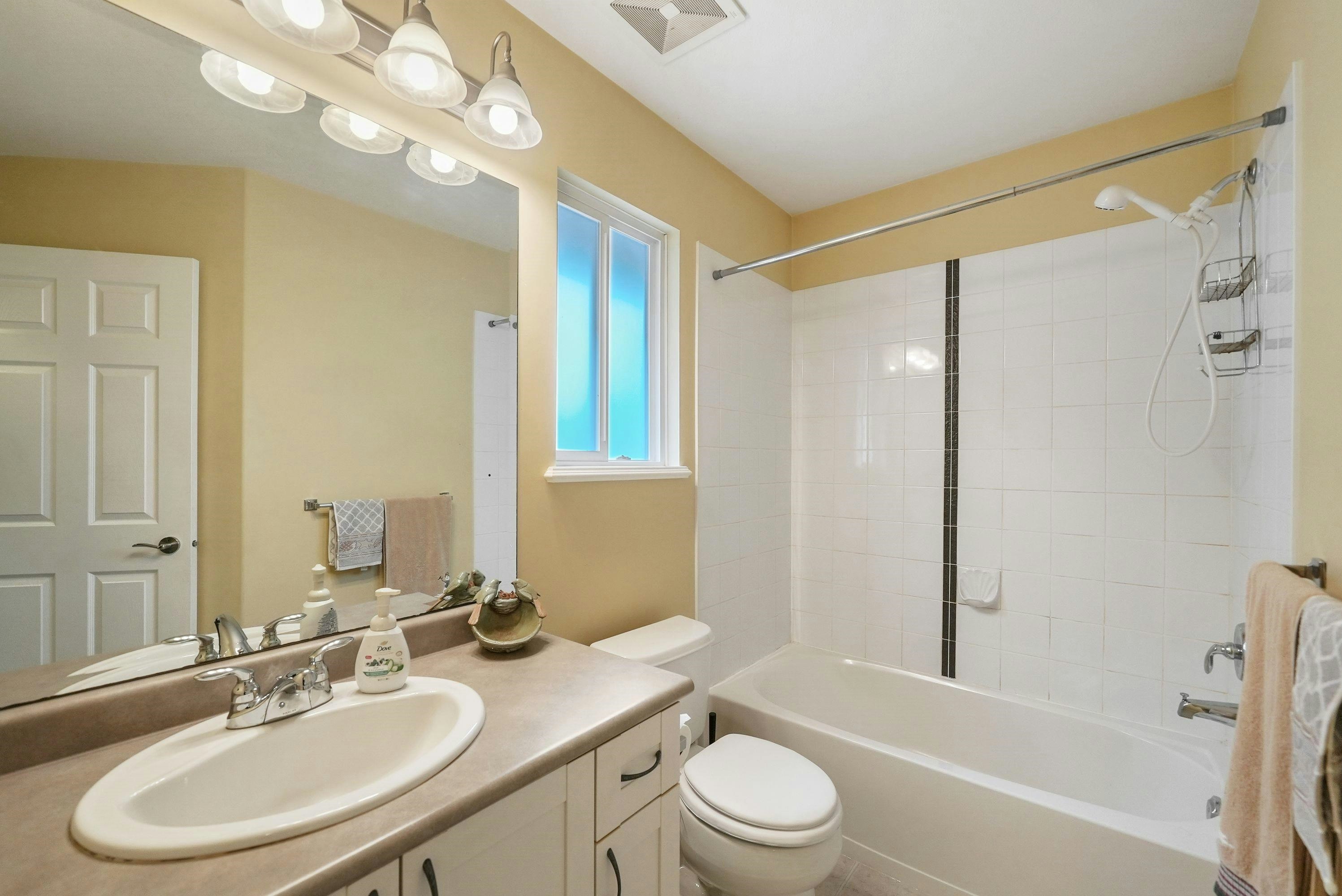 15130 62 Avenue, Surrey, BC, V3S 5J7 - 14