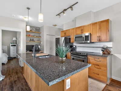 201-11950 Harris Road - 4