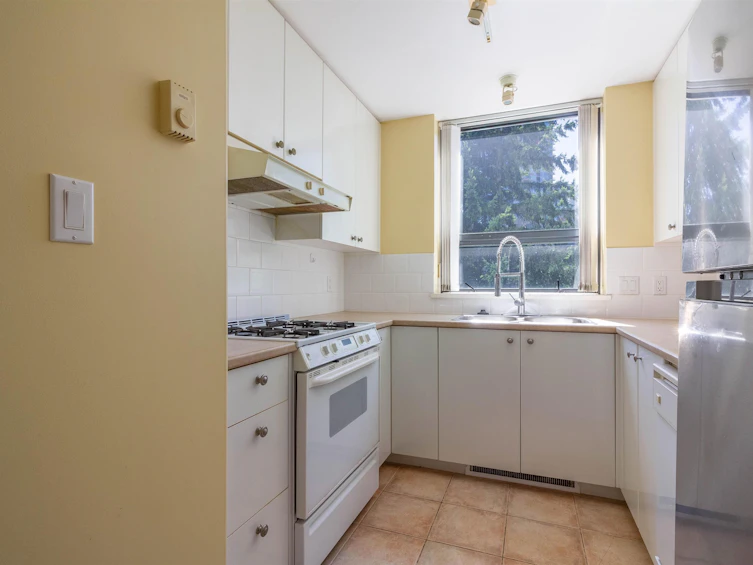 501-4567 Hazel Street, Burnaby, BC, V5H 4V4 - 10