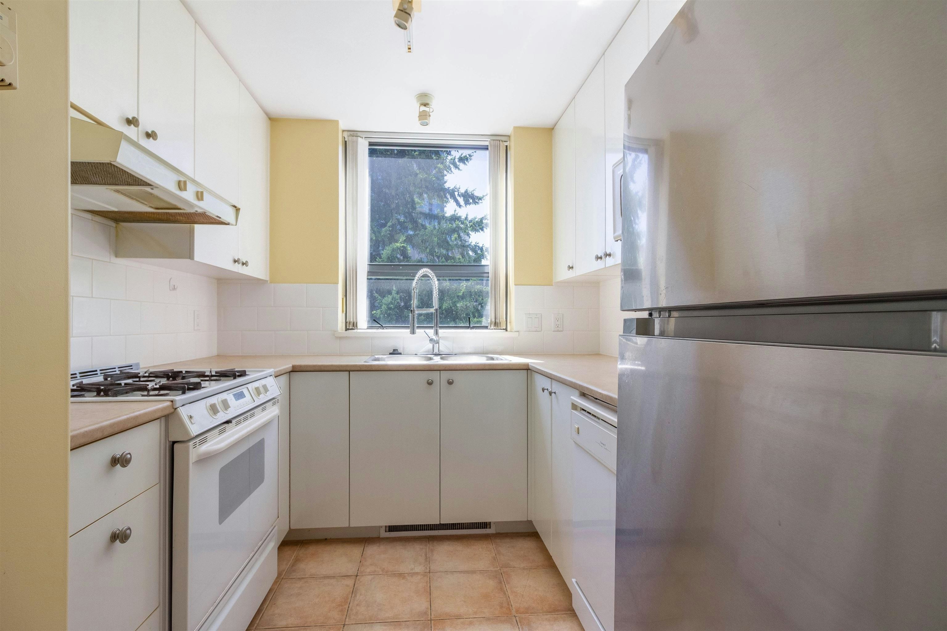 501-4567 Hazel Street, Burnaby, BC, V5H 4V4 - 9