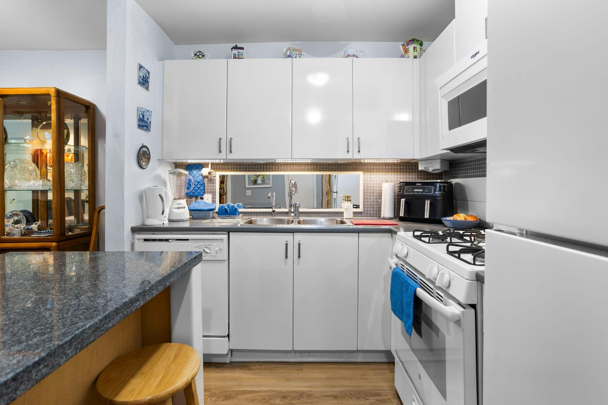 205-175 W 1st Street, North Vancouver, BC, V7M 3N9 - 13
