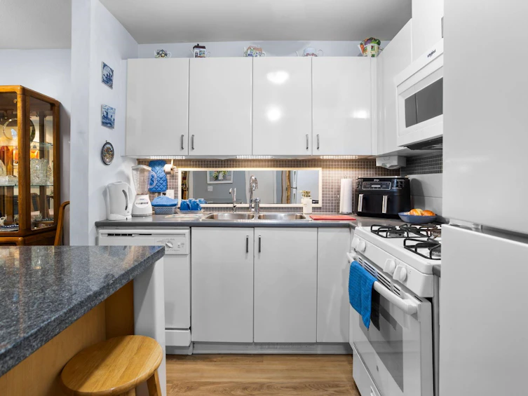 205-175 W 1st Street, North Vancouver, BC, V7M 3N9 - 13