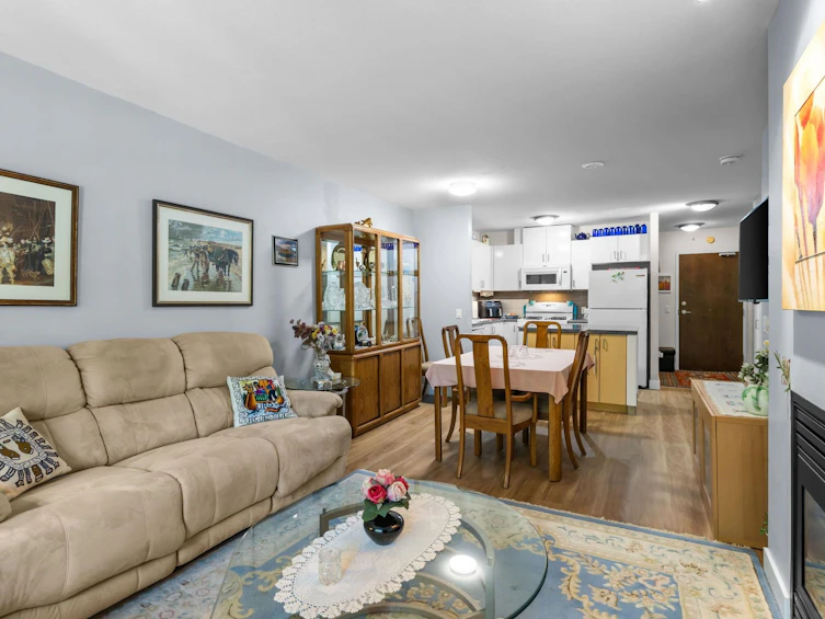 205-175 W 1st Street, North Vancouver, BC, V7M 3N9 - 5