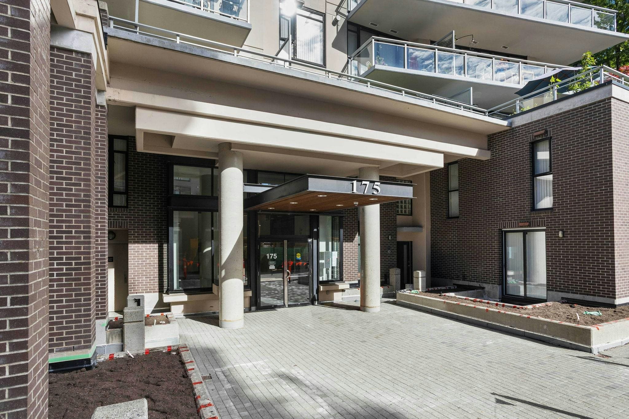 205-175 W 1st Street, North Vancouver, BC, V7M 3N9 - 31