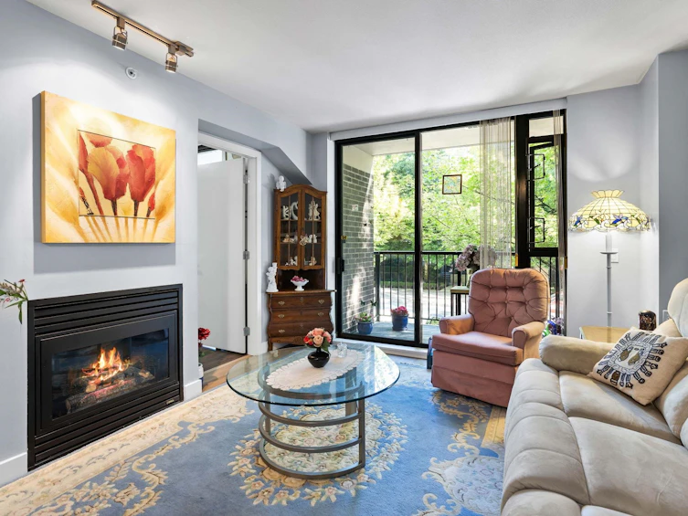 205-175 W 1st Street, North Vancouver, BC, V7M 3N9 - 2