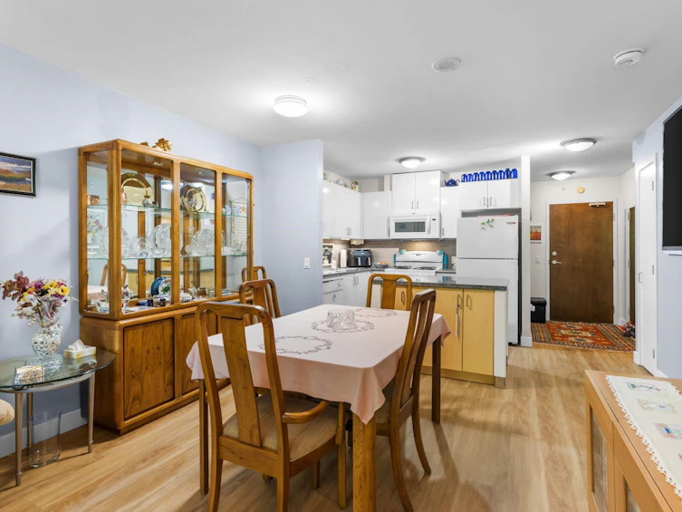 205-175 W 1st Street, North Vancouver, BC, V7M 3N9 - 8