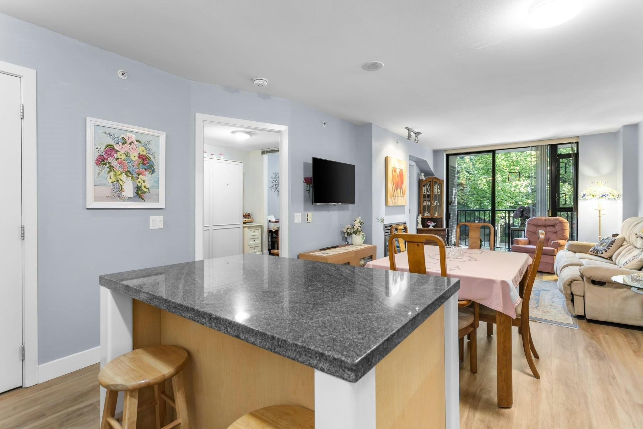 205-175 W 1st Street, North Vancouver, BC, V7M 3N9 - 10