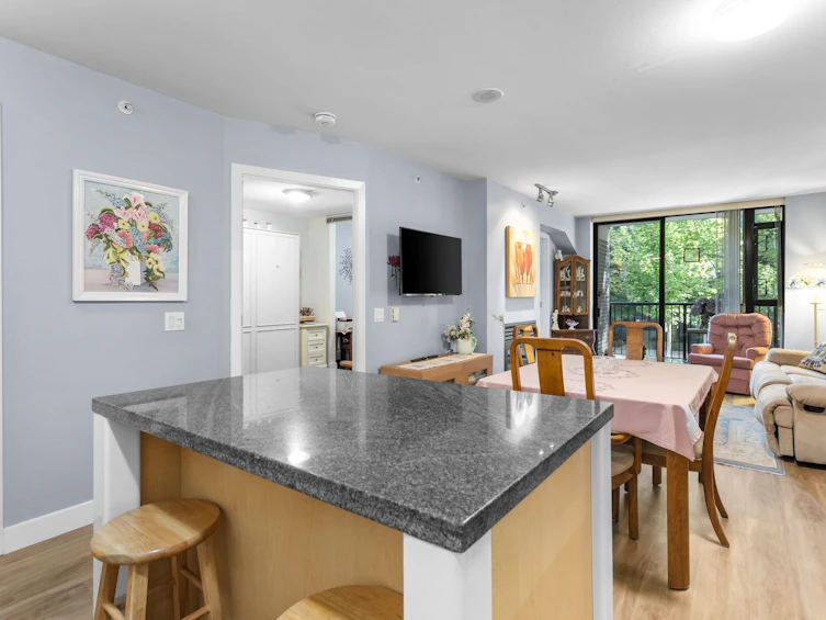 205-175 W 1st Street, North Vancouver, BC, V7M 3N9 - 10