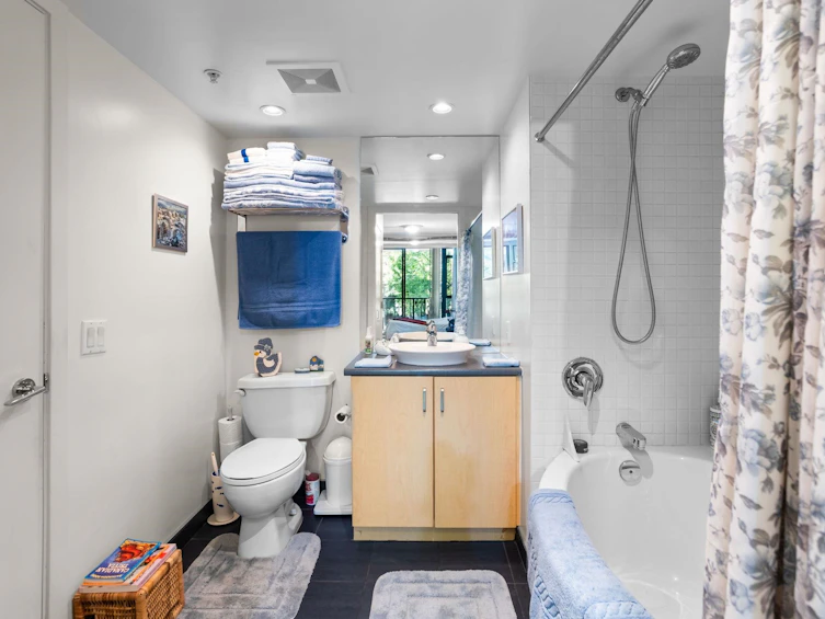 205-175 W 1st Street, North Vancouver, BC, V7M 3N9 - 20