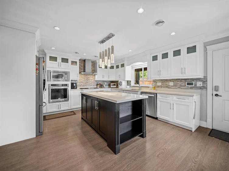 7626 Hedley Avenue, Burnaby, BC, V5E 2R3 - 12
