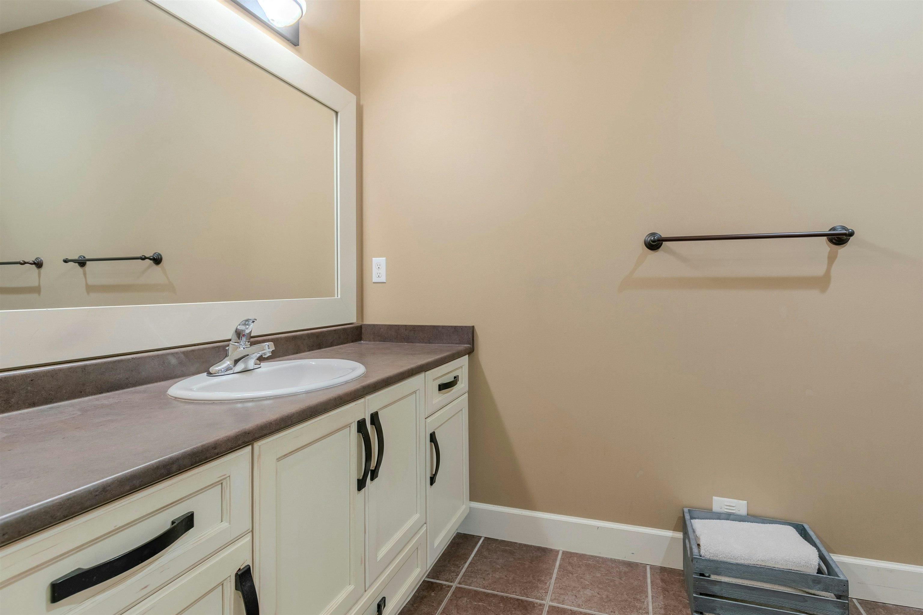 35159 Mcewen Avenue, Mission, BC, V2V 6R4 - 26
